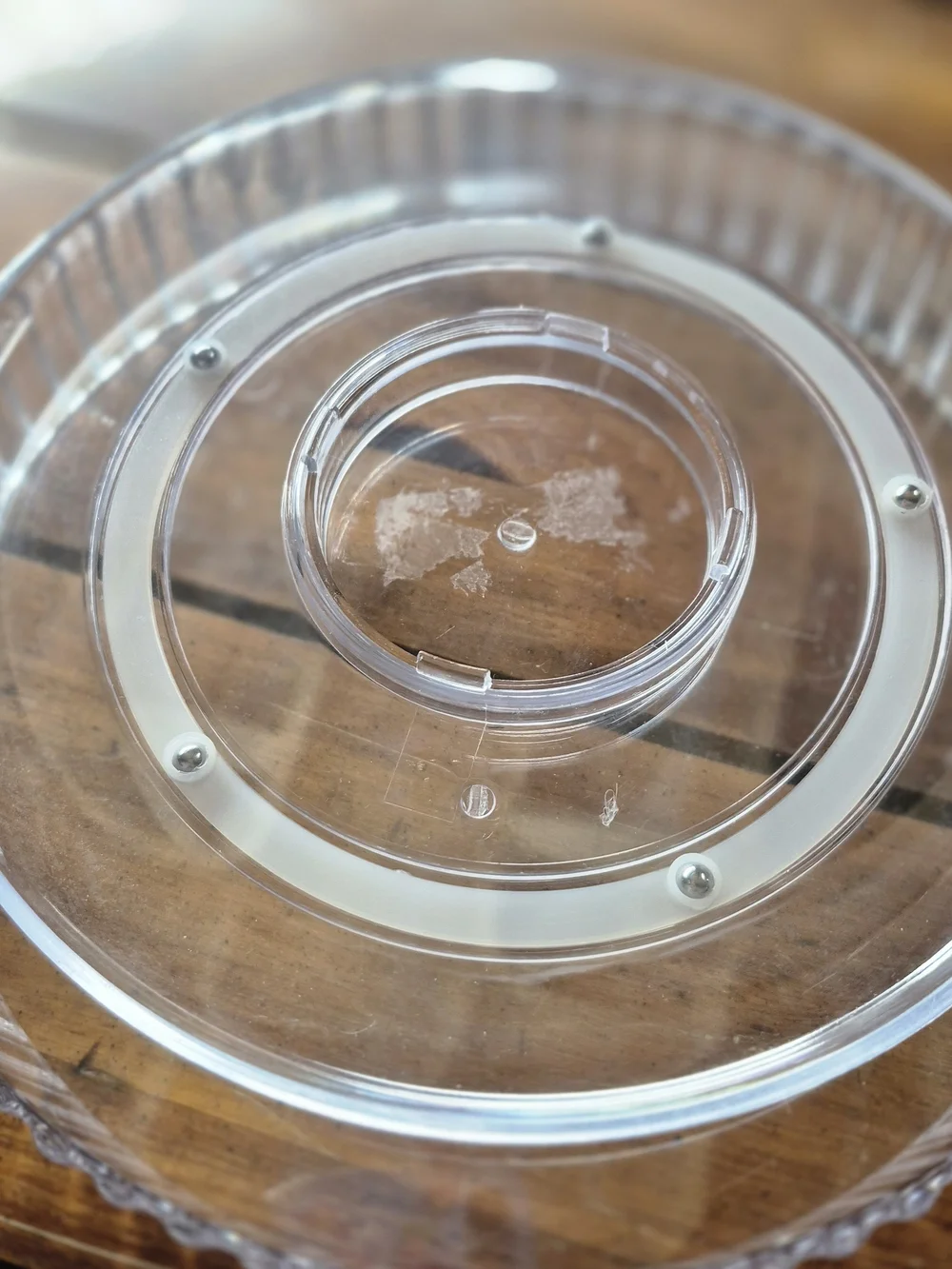 Clear lazy susan storage unit